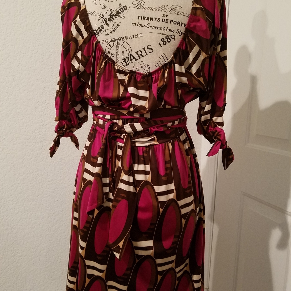 Dress - Picture 4 of 4